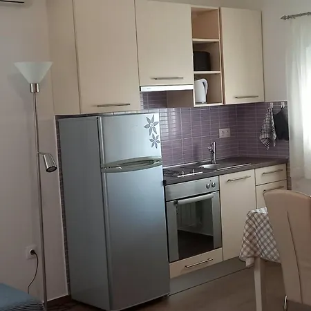 Apartman Lavanda *